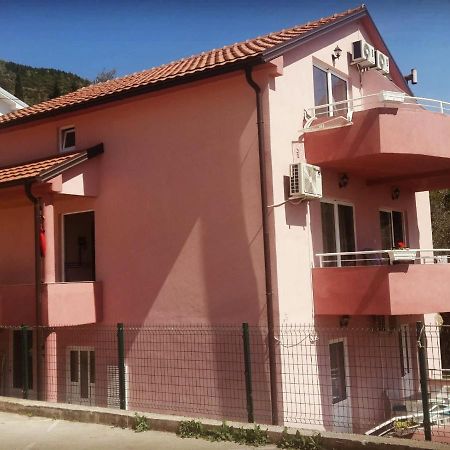 Apartments Kuc Тиват Экстерьер фото