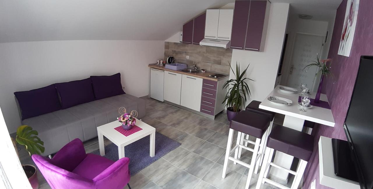 Apartments Kuc Тиват Экстерьер фото