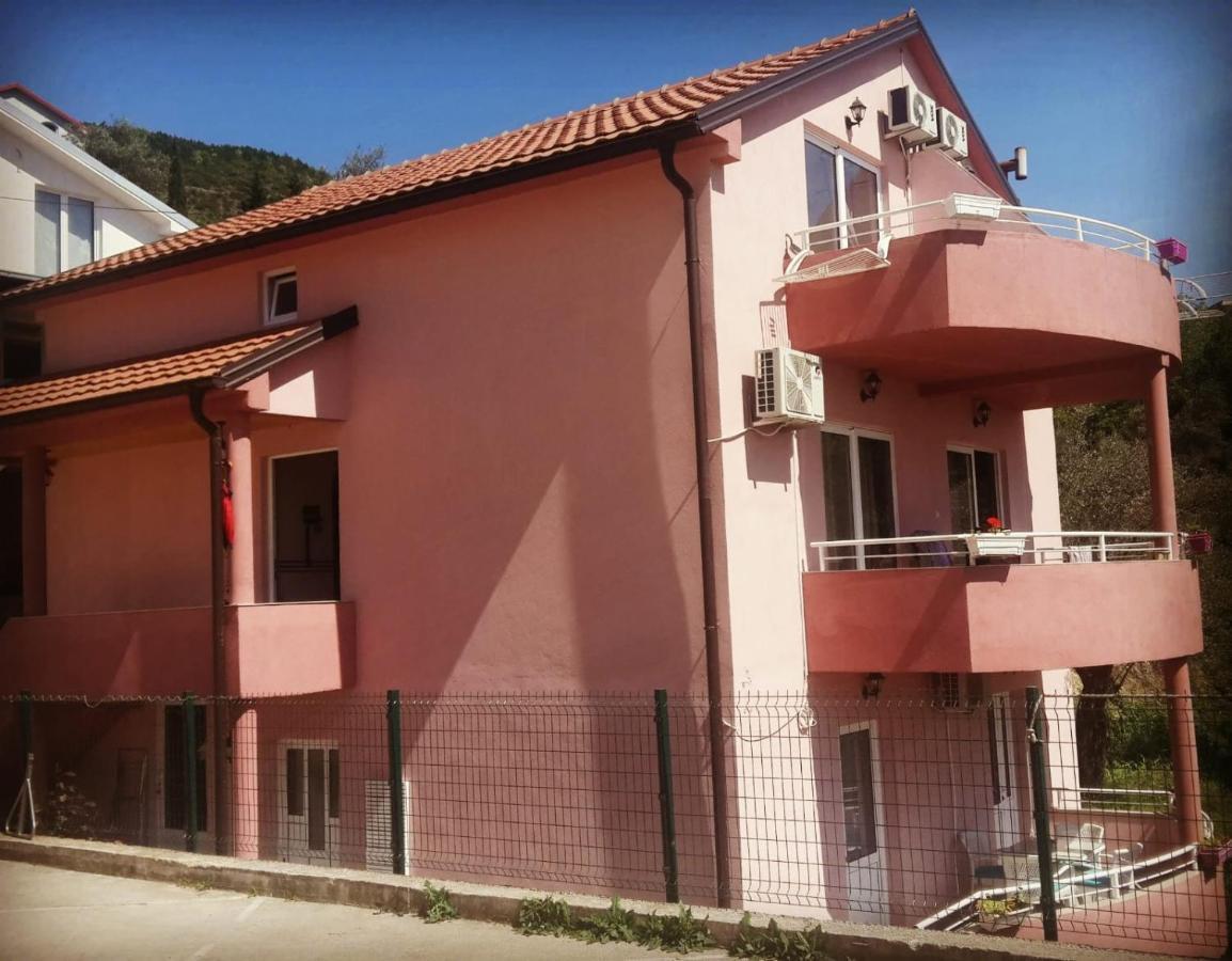 Apartments Kuc Тиват Экстерьер фото