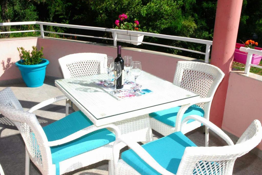 Apartments Kuc Тиват Экстерьер фото